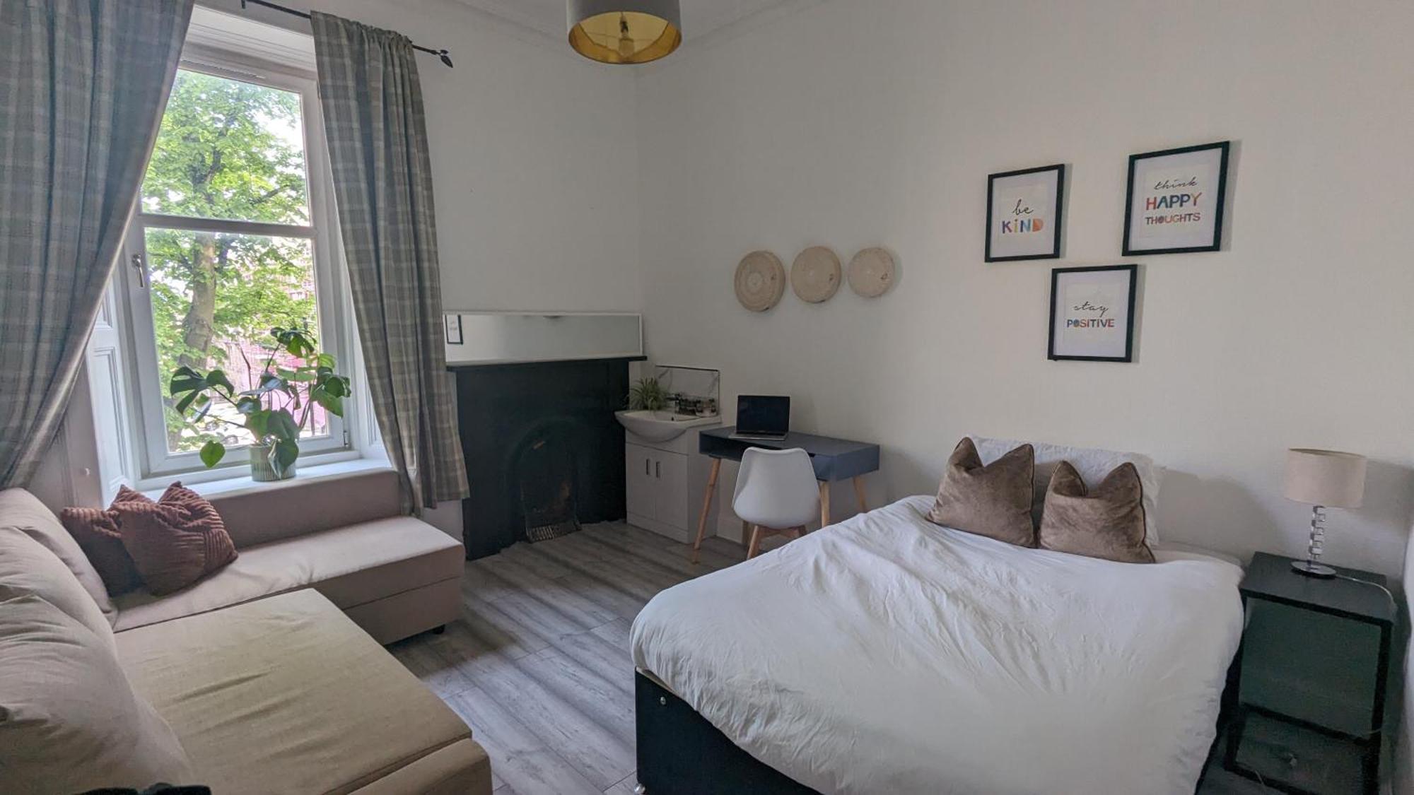 Huge Room In The City 에든버러 외부 사진